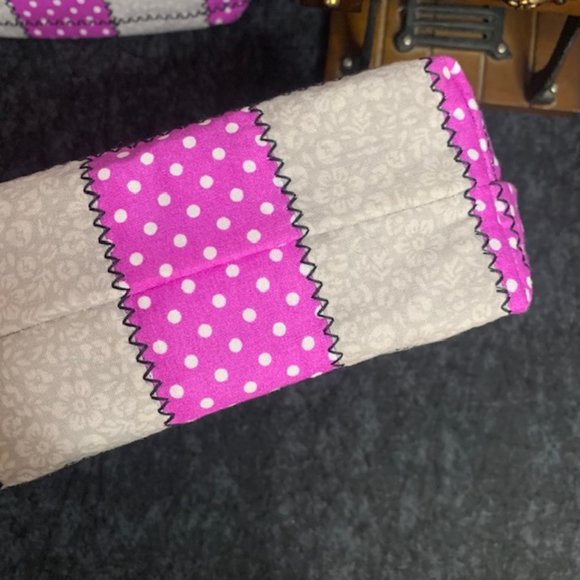 🎉Host Pic🎉 Set Of 2 Handmade Quilted Makeup Bags - Picture 8 of 9